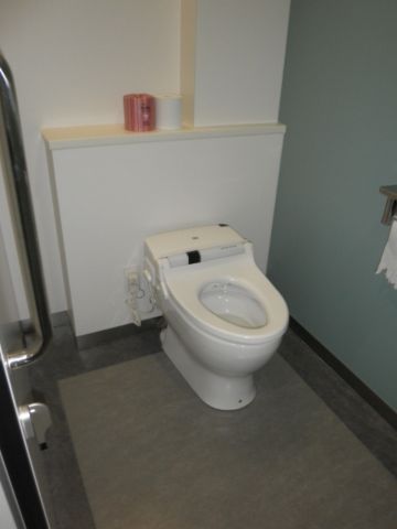 各階、身障者用トイレ