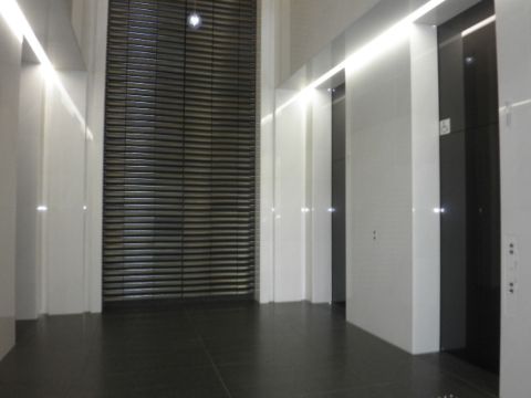 1階、EVホール