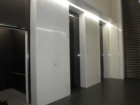 1階、EVホール②