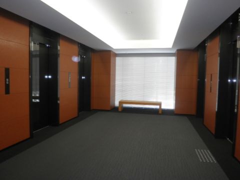 各階、EVホール