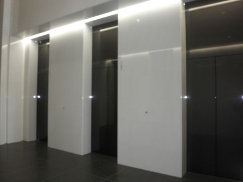 1階、EVホール③