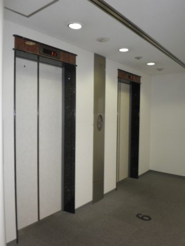 各階、EVホール