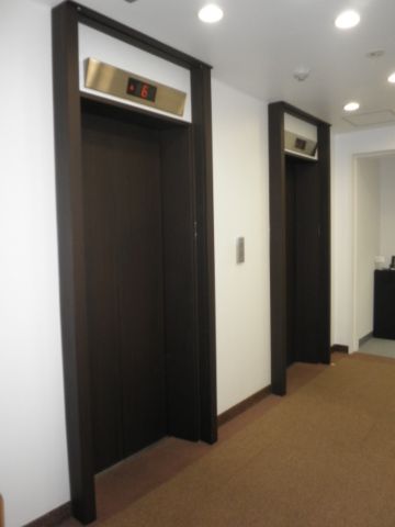 各階、EVホール
