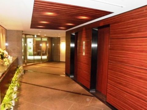 エントランス&EVホール