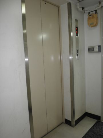 各階、EVホール