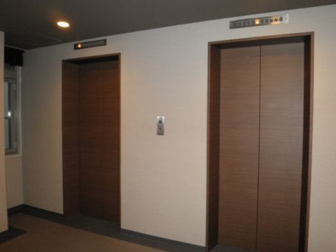 各階、EVホール