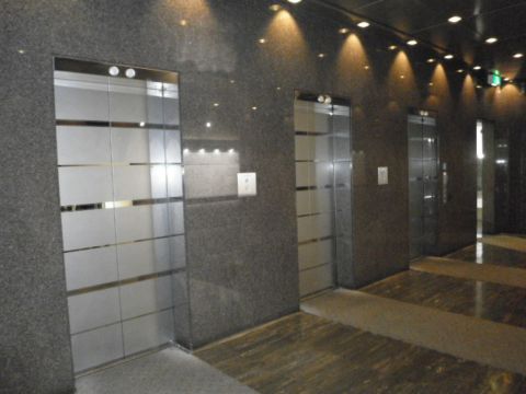 1階、EVホール