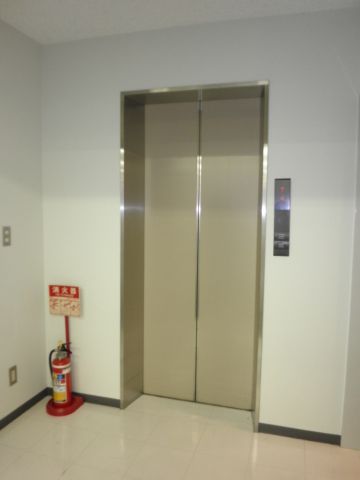 各階、EVホール