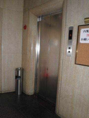 1階、EVホール