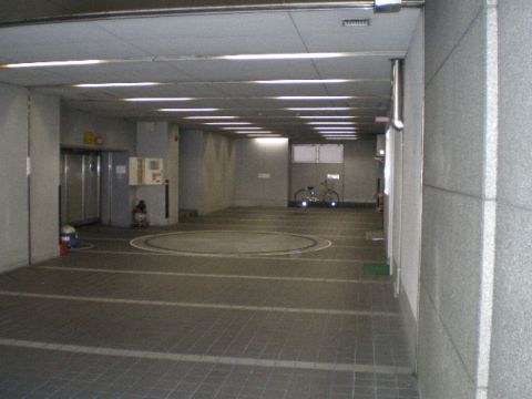 1階、駐車場