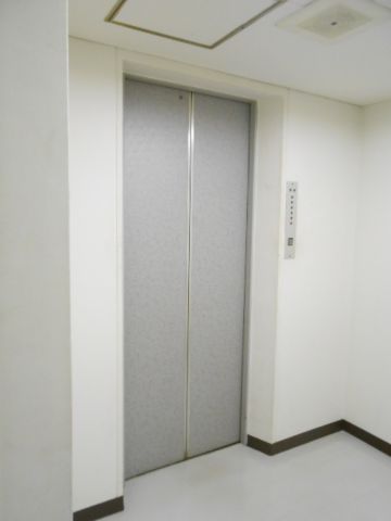 各階、EV