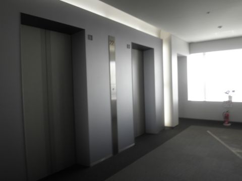 各階、EVホール