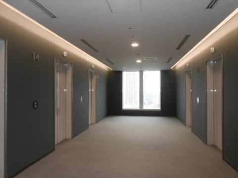 各階、EVホール