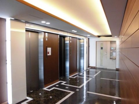 1階、EVホール