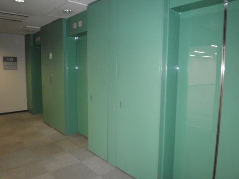 各階、EVホール