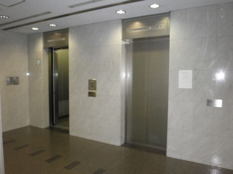 1階、EVホール