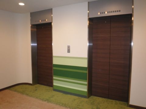 各階、EVホール