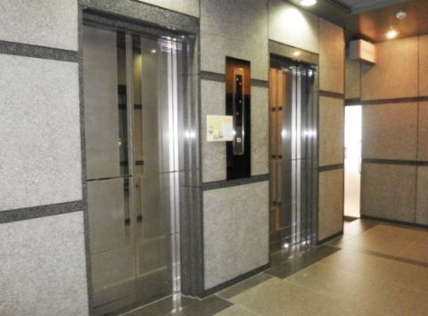 1階、EVホール