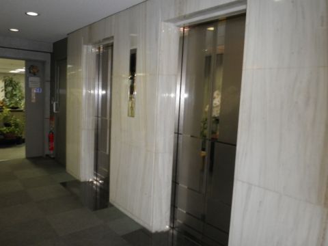 各階、EVホール