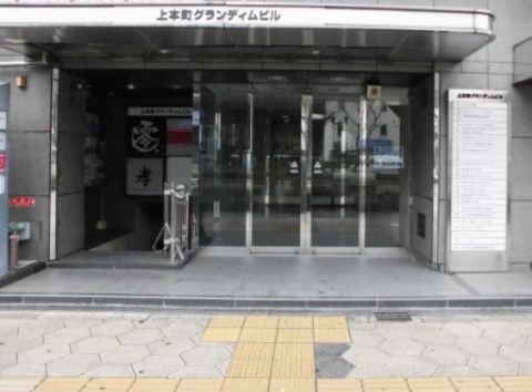 1F玄関