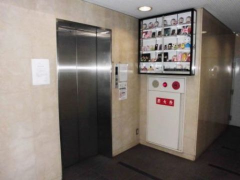 1階、EVホール