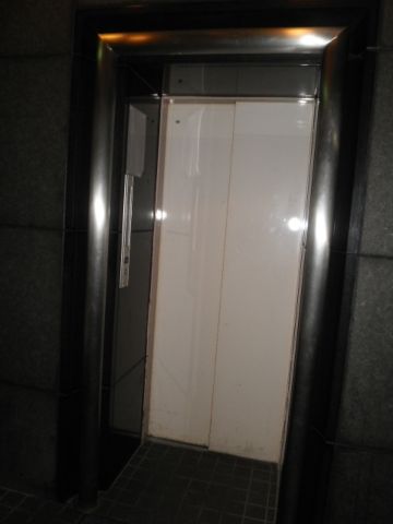 1階、EVホール