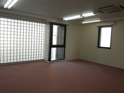 室内、2階