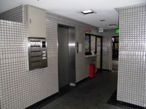 1階、EVホール