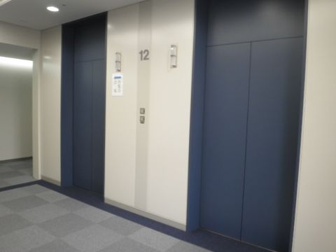 各階、EVホール