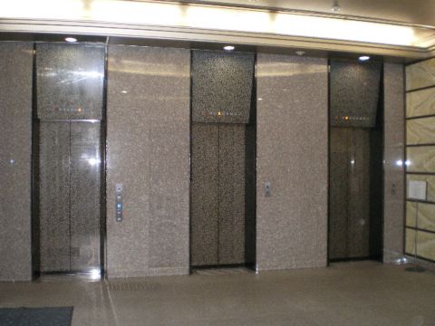 1階、EVホール