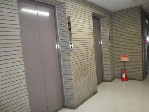 各階、EVホール