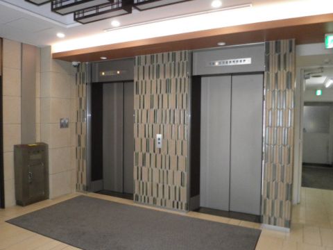 1階、EVホール