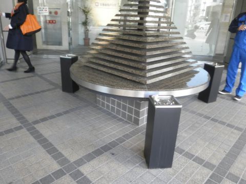 1階、喫煙スペース