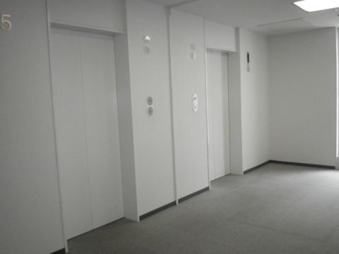 各階、EVホール