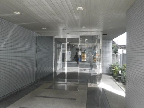 1F玄関